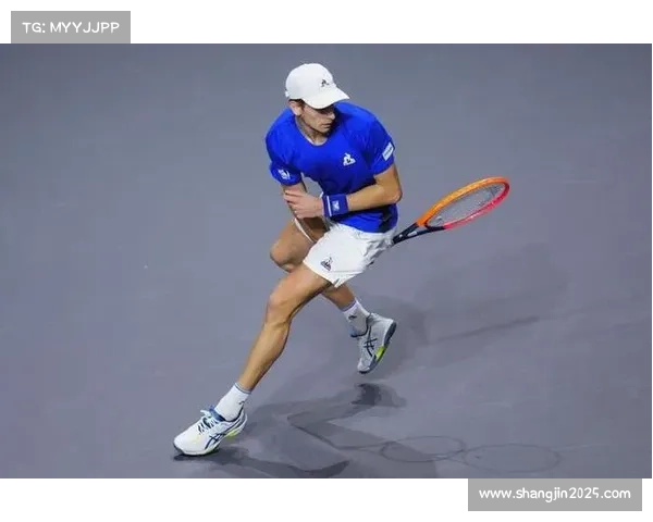 意大利队科博利戴维斯杯半决赛险胜后撕衣庆祝